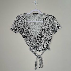 Brandy Melville Wrap Top 🎱